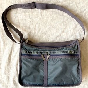 LeSportSac Deluxe Everyday Bag, gray